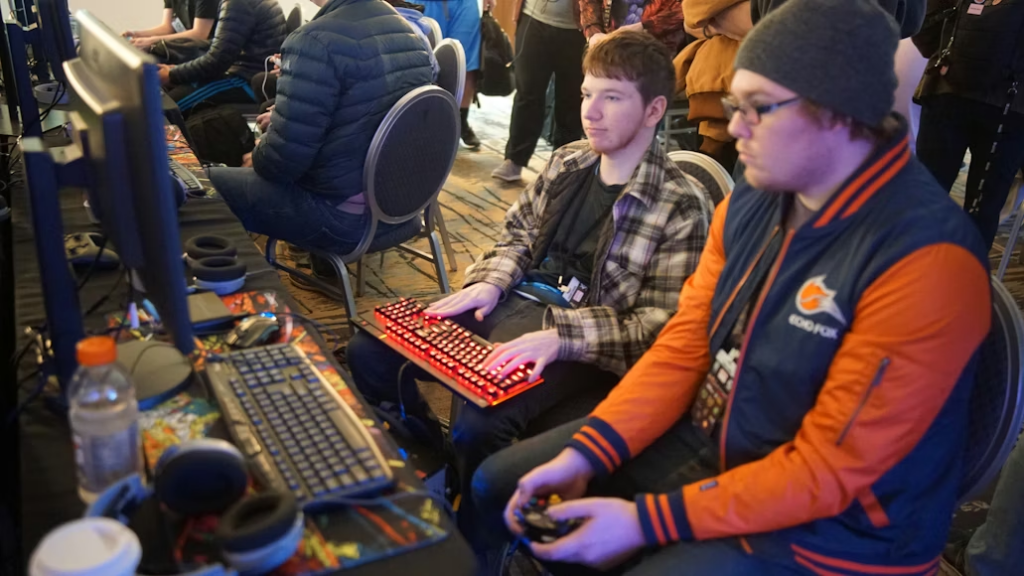 Players gathering to play online games